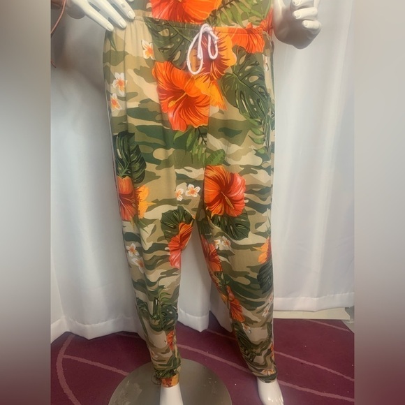 STRAPLESS Tropical Jumpsuit - Picture 5 of 12